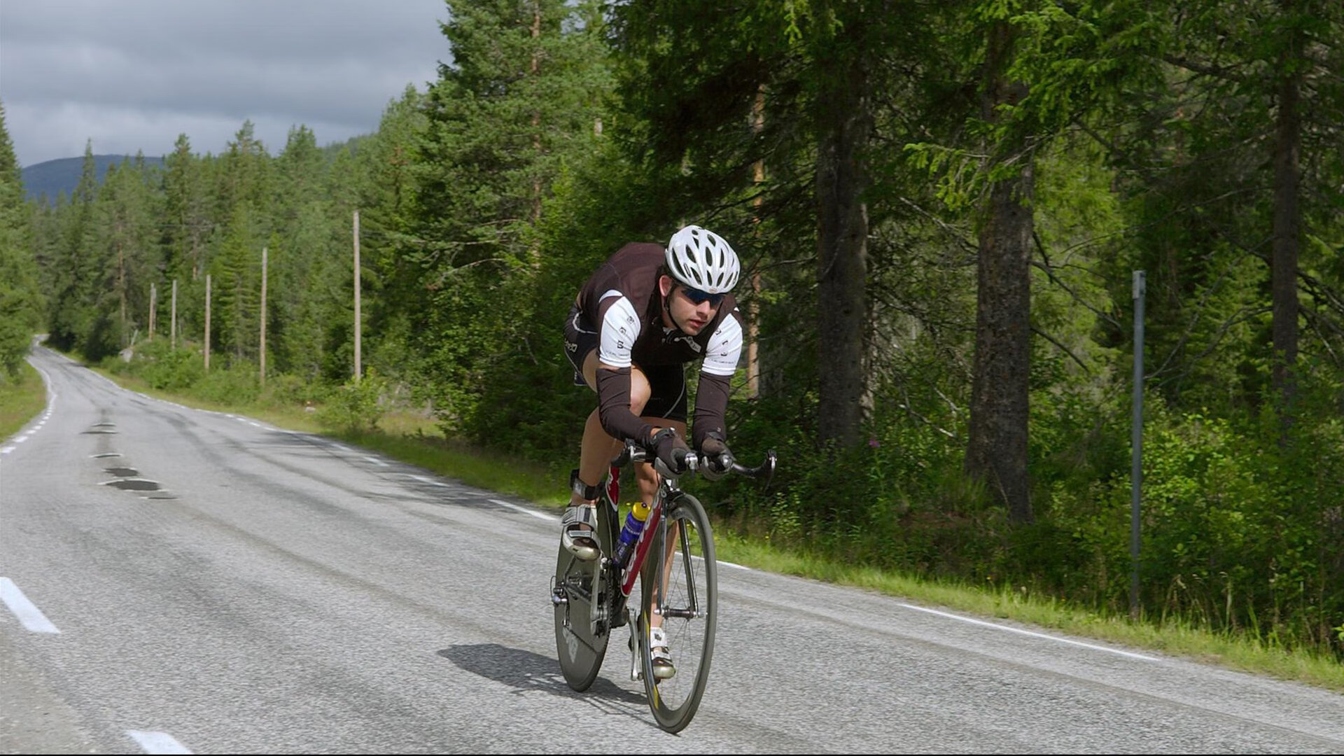 战术创新！球队应对激烈压力的秘密武器！，球队战术打法