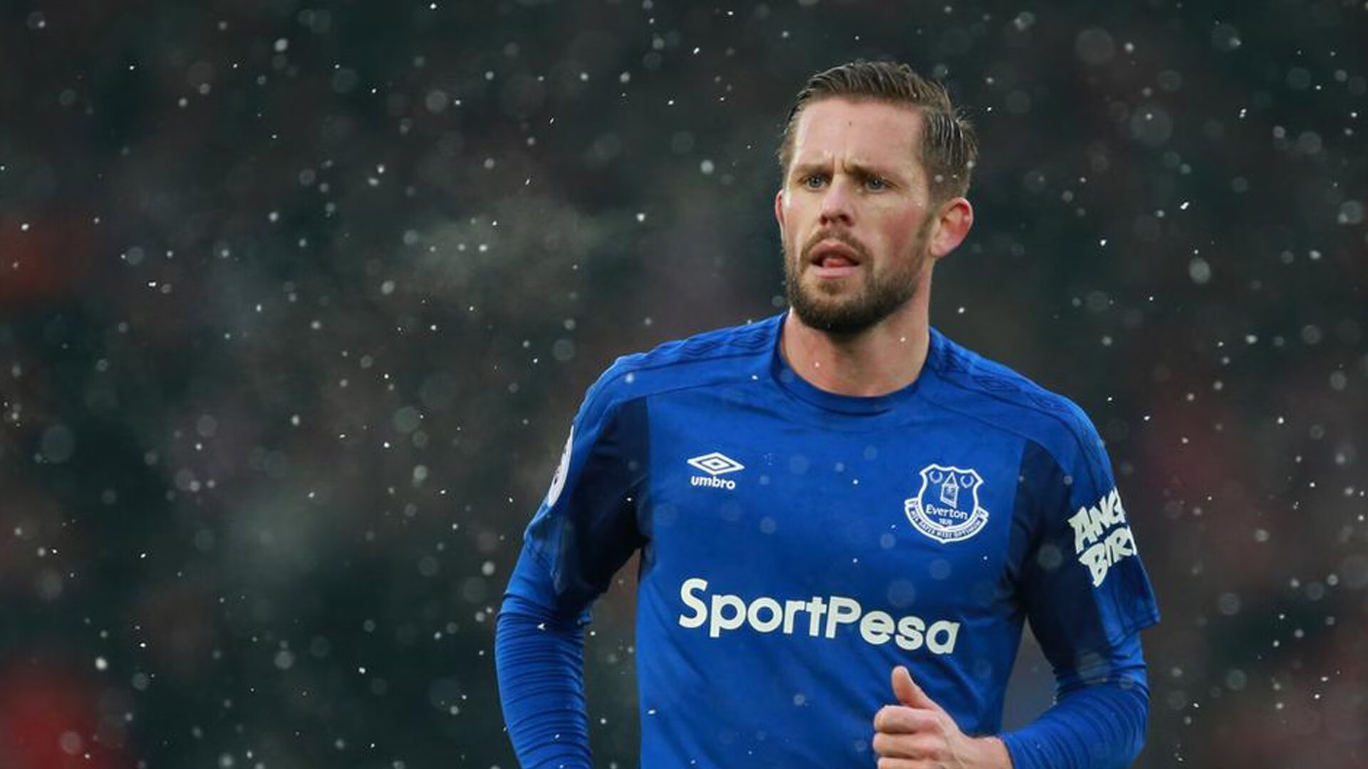 国足球员恢复训练全队备战积极，国足 训练