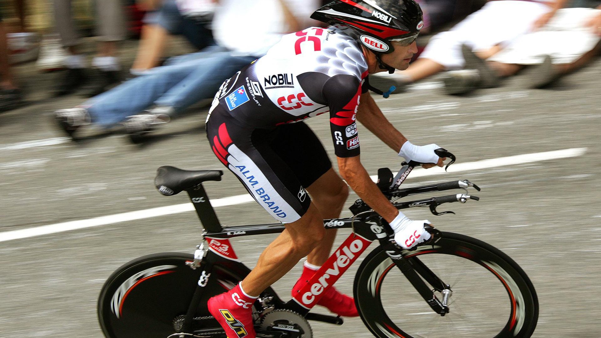 旧厂房改造攀岩馆开幕赛 工业风与极限运动完美结合