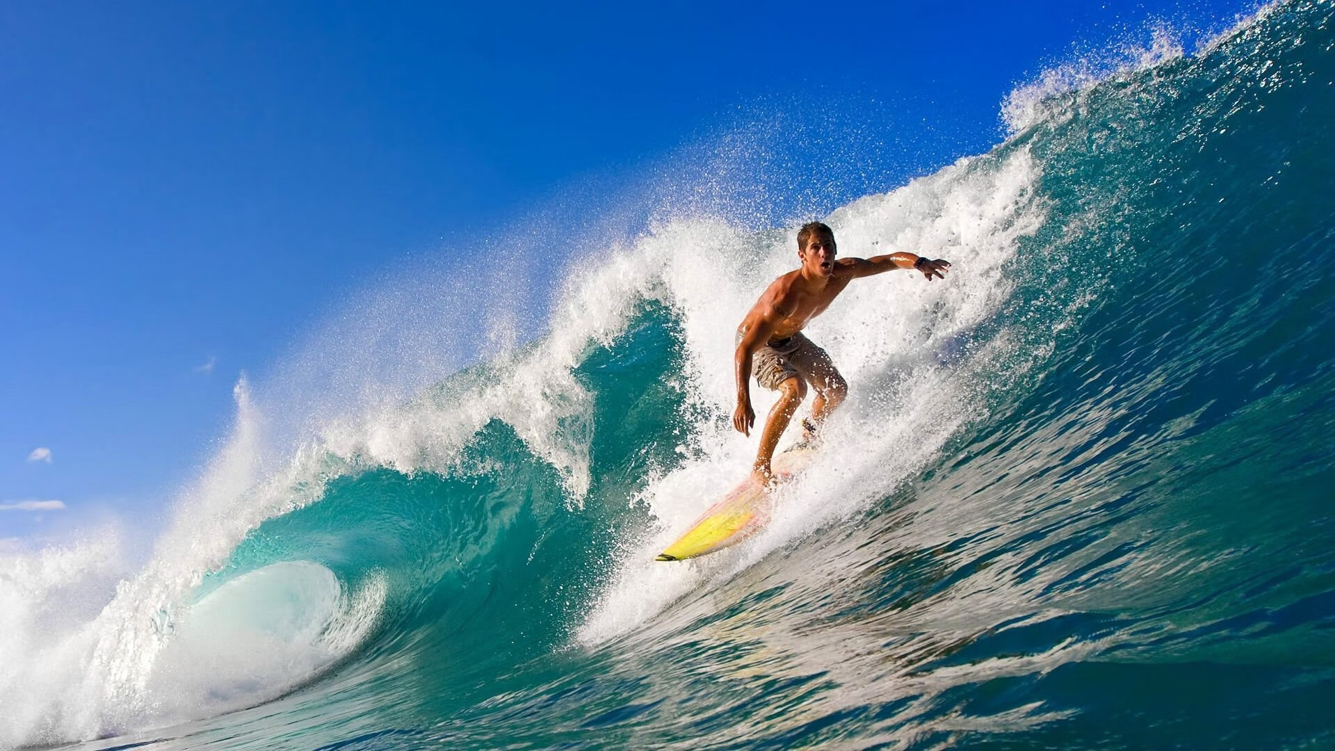 旧厂房改造攀岩馆开幕赛 工业风与极限运动完美结合